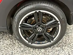 Used 2014 MINI Countryman Cooper S Red - Interior and Exterior details 14