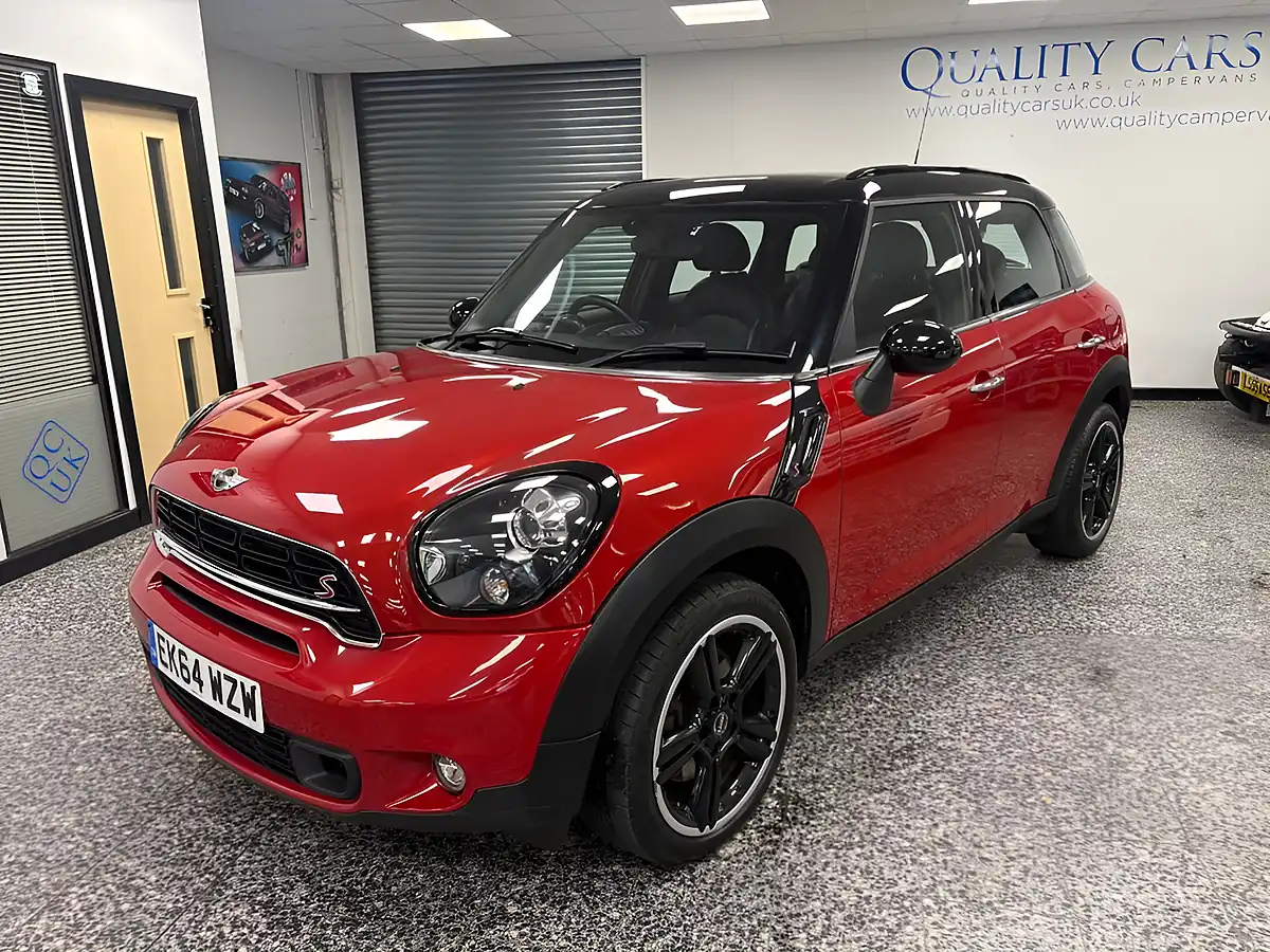Used 2014 MINI Countryman Cooper S Red - Interior and Exterior details 5
