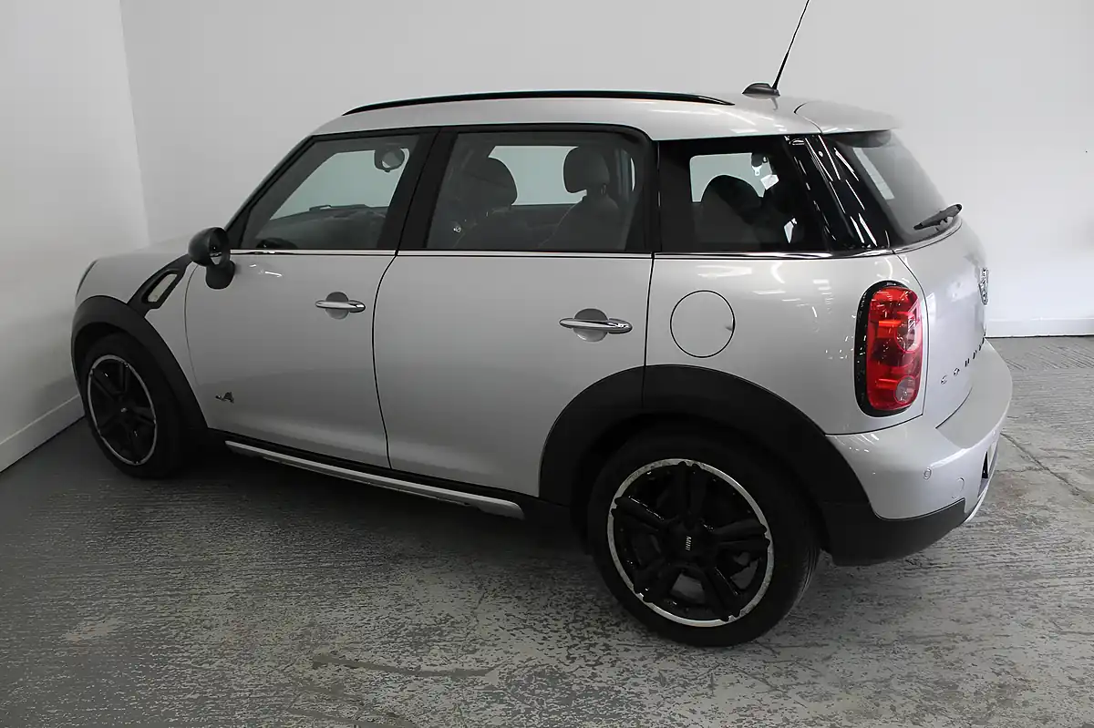 Used 2014 MINI Countryman Cooper Silver - Interior and Exterior details 7