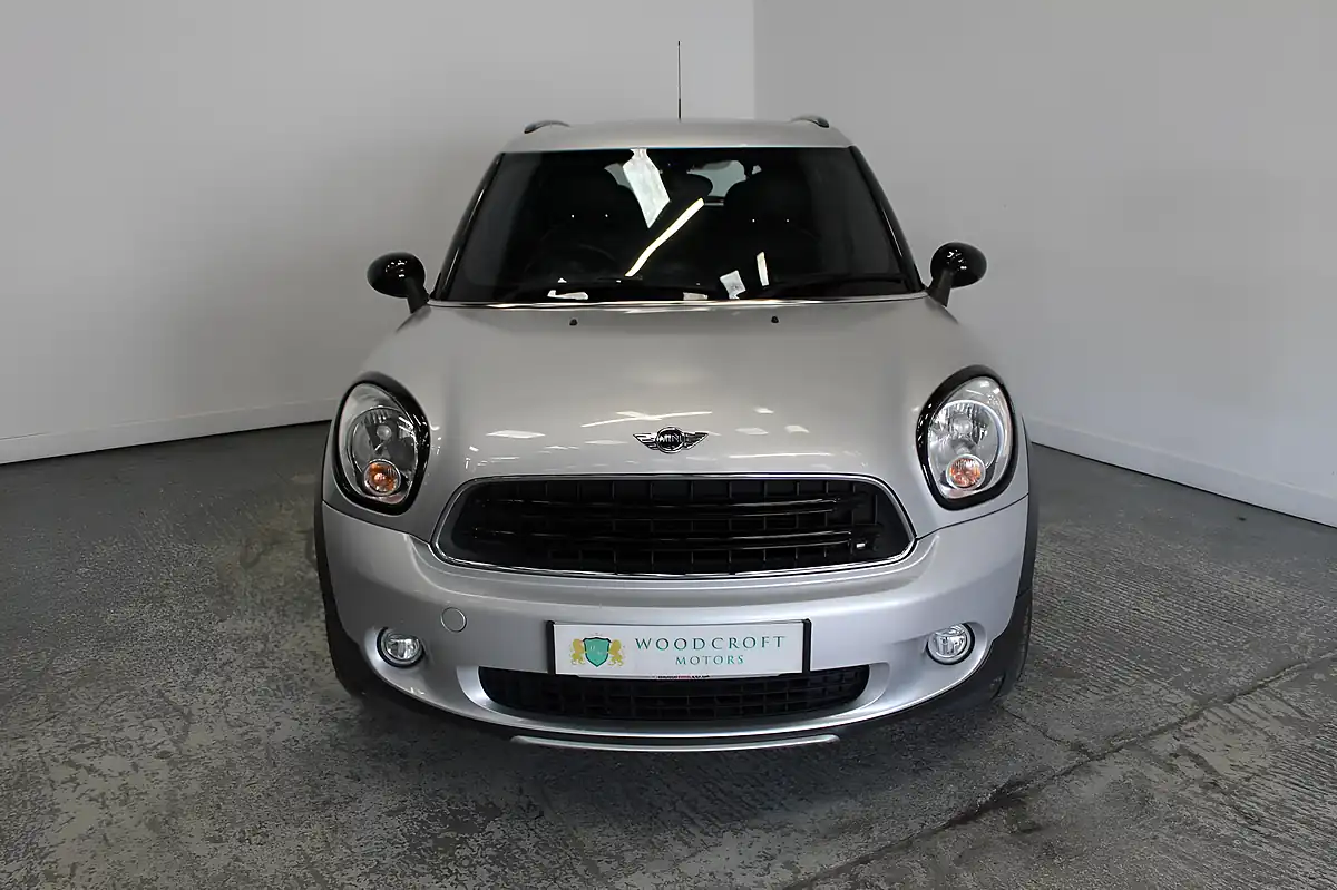 Used 2014 MINI Countryman Cooper Silver - Interior and Exterior details 9