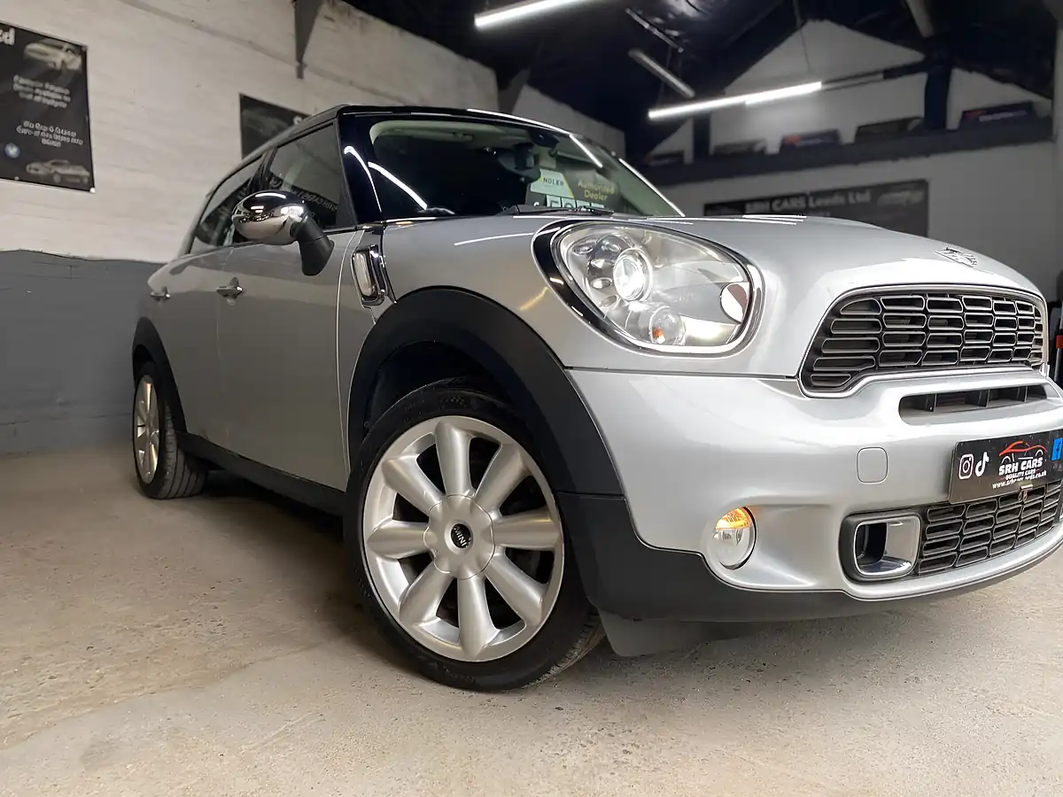 Used 2014 MINI Countryman Cooper Silver - Front View