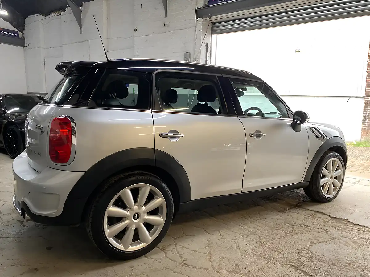 Used 2014 MINI Countryman Cooper Silver - Interior and Exterior details 11
