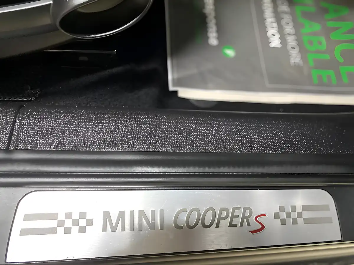 Used 2014 MINI Countryman Cooper Silver - Interior and Exterior details 13