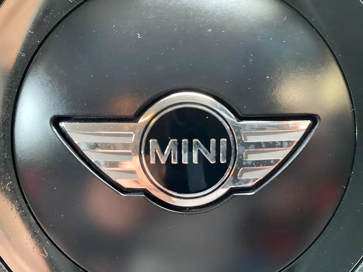 Used 2014 MINI Countryman Cooper Silver - Interior and Exterior details 16
