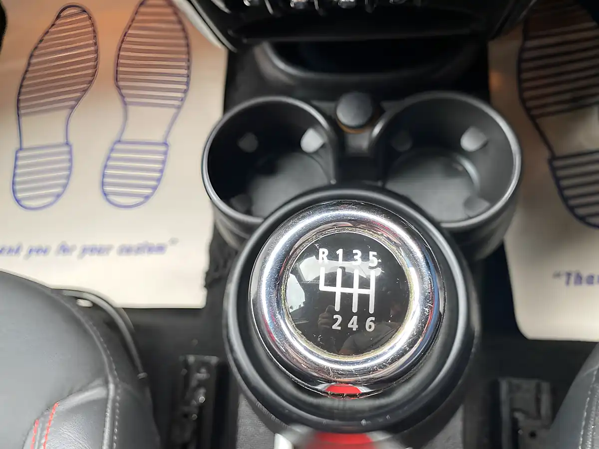 Used 2014 MINI Countryman Cooper Silver - Interior and Exterior details 18