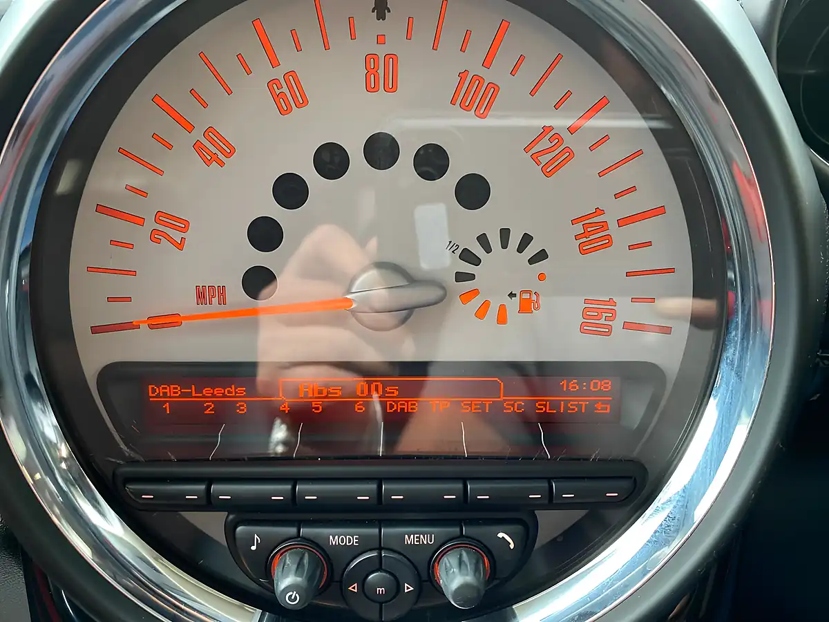 Used 2014 MINI Countryman Cooper Silver - Interior and Exterior details 19