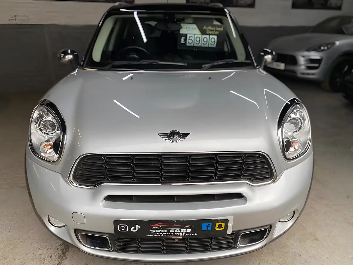 Used 2014 MINI Countryman Cooper Silver - Interior and Exterior details 2