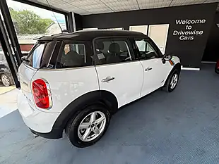 Used 2014 MINI Countryman Cooper White - Interior and Exterior details 10