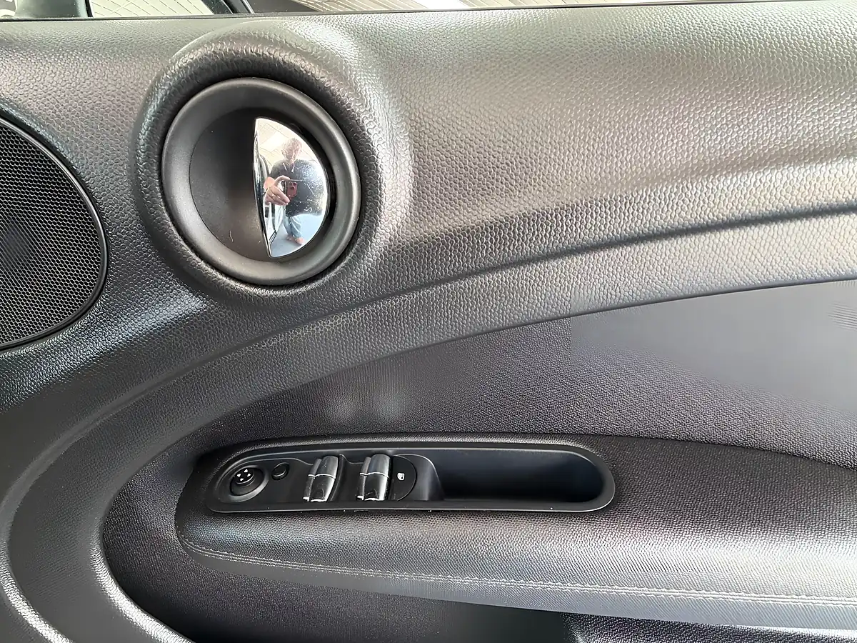 Used 2014 MINI Countryman Cooper White - Interior and Exterior details 13