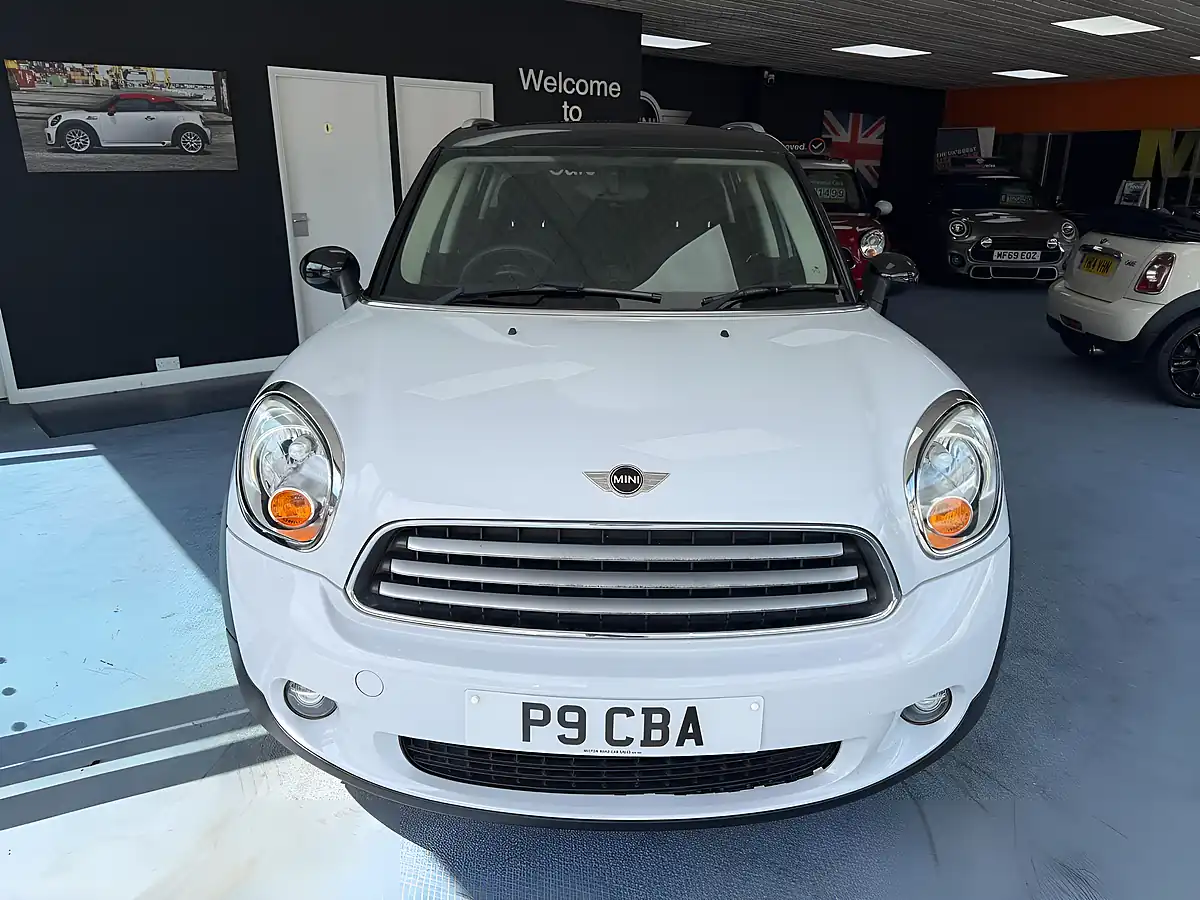 Used 2014 MINI Countryman Cooper White - Interior and Exterior details 4