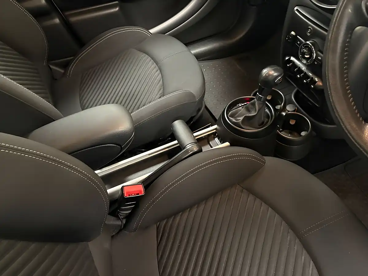 Used 2014 MINI Countryman Cooper White - Interior and Exterior details 16