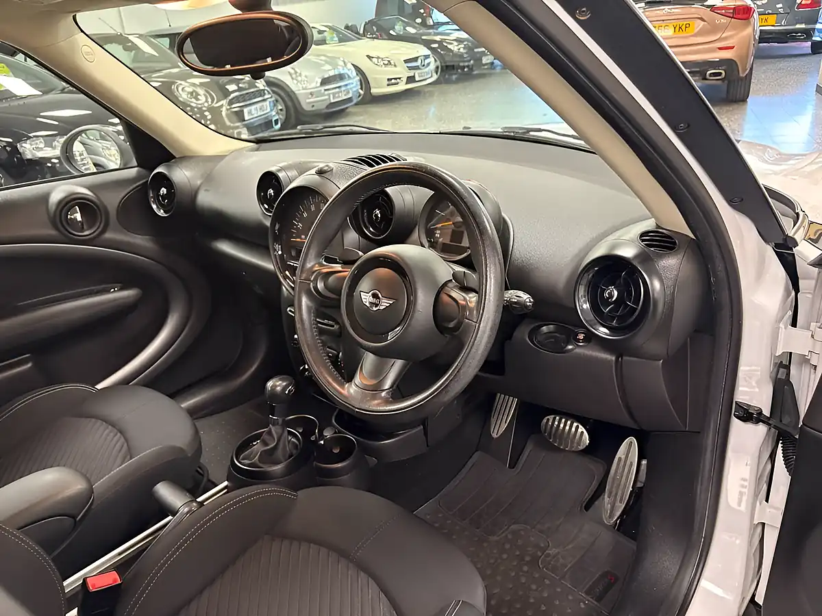 Used 2014 MINI Countryman Cooper White - Interior and Exterior details 2