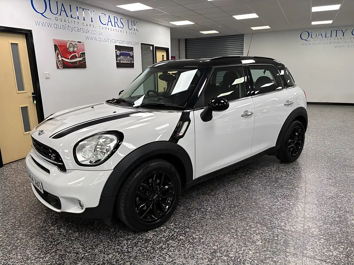 Used 2014 MINI Countryman Cooper White - Interior and Exterior details 4