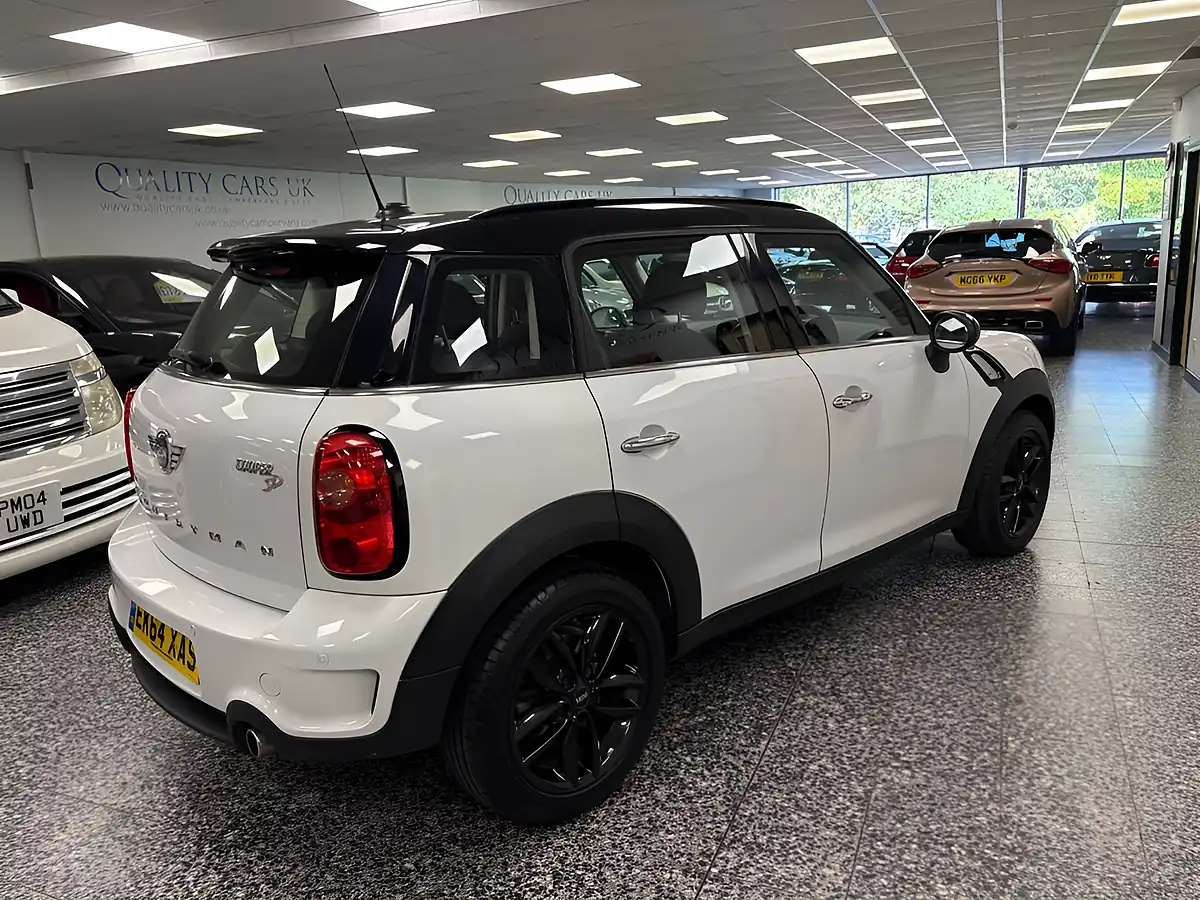 Used 2014 MINI Countryman Cooper White - Interior and Exterior details 9
