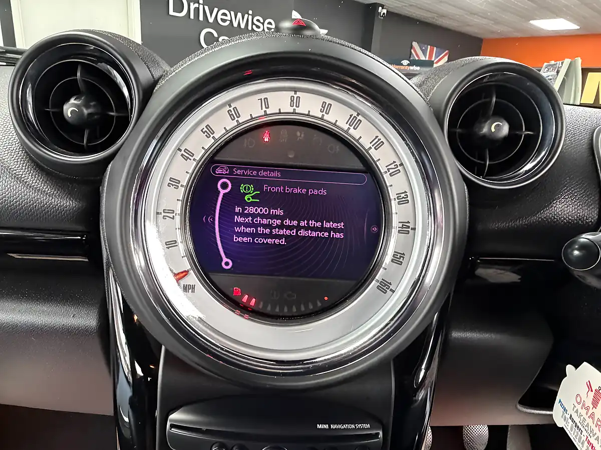 Used 2014 MINI Countryman Cooper White - Interior and Exterior details 15