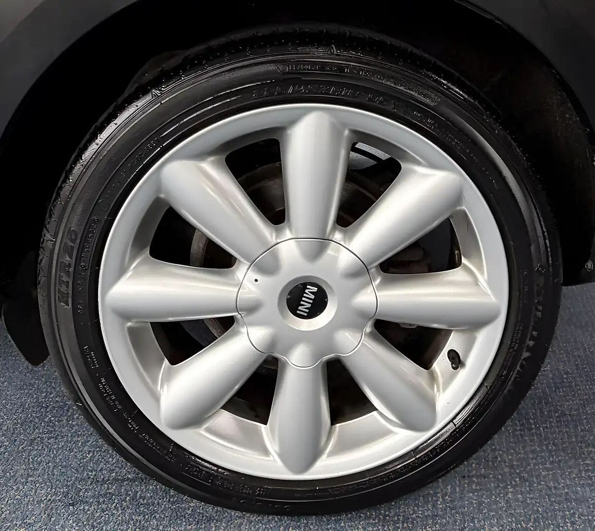 Used 2014 MINI Countryman Cooper White - Interior and Exterior details 18