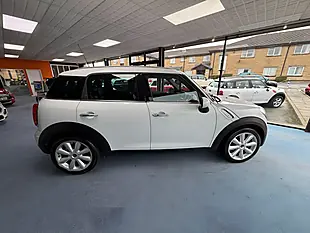 Used 2014 MINI Countryman Cooper White - Interior and Exterior details 2