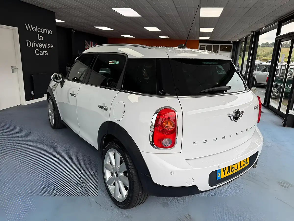 Used 2014 MINI Countryman Cooper White - Interior and Exterior details 7