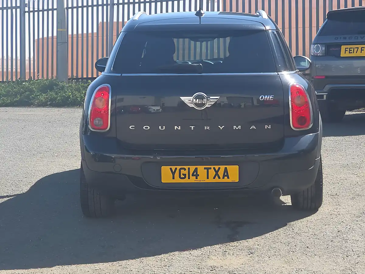 Used 2014 MINI Countryman One Black - Interior and Exterior details 18