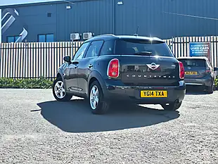 Used 2014 MINI Countryman One Black - Interior and Exterior details 4