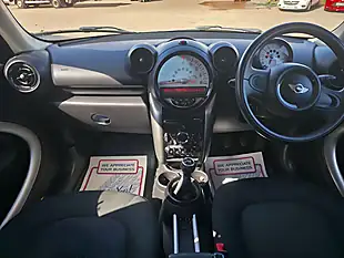 Used 2014 MINI Countryman One Black - Interior and Exterior details 9