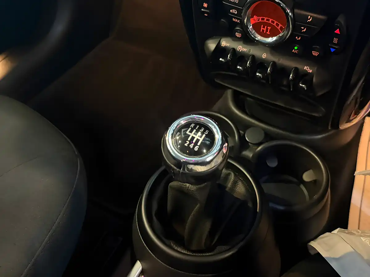 Used 2014 MINI Countryman One Black - Interior and Exterior details 16