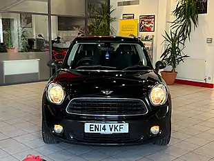 Used 2014 MINI Countryman One Black - Interior and Exterior details 3