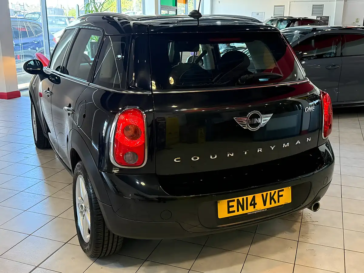 Used 2014 MINI Countryman One Black - Interior and Exterior details 6