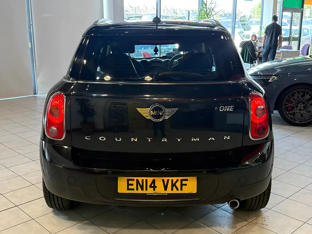 Used 2014 MINI Countryman One Black - Interior and Exterior details 7