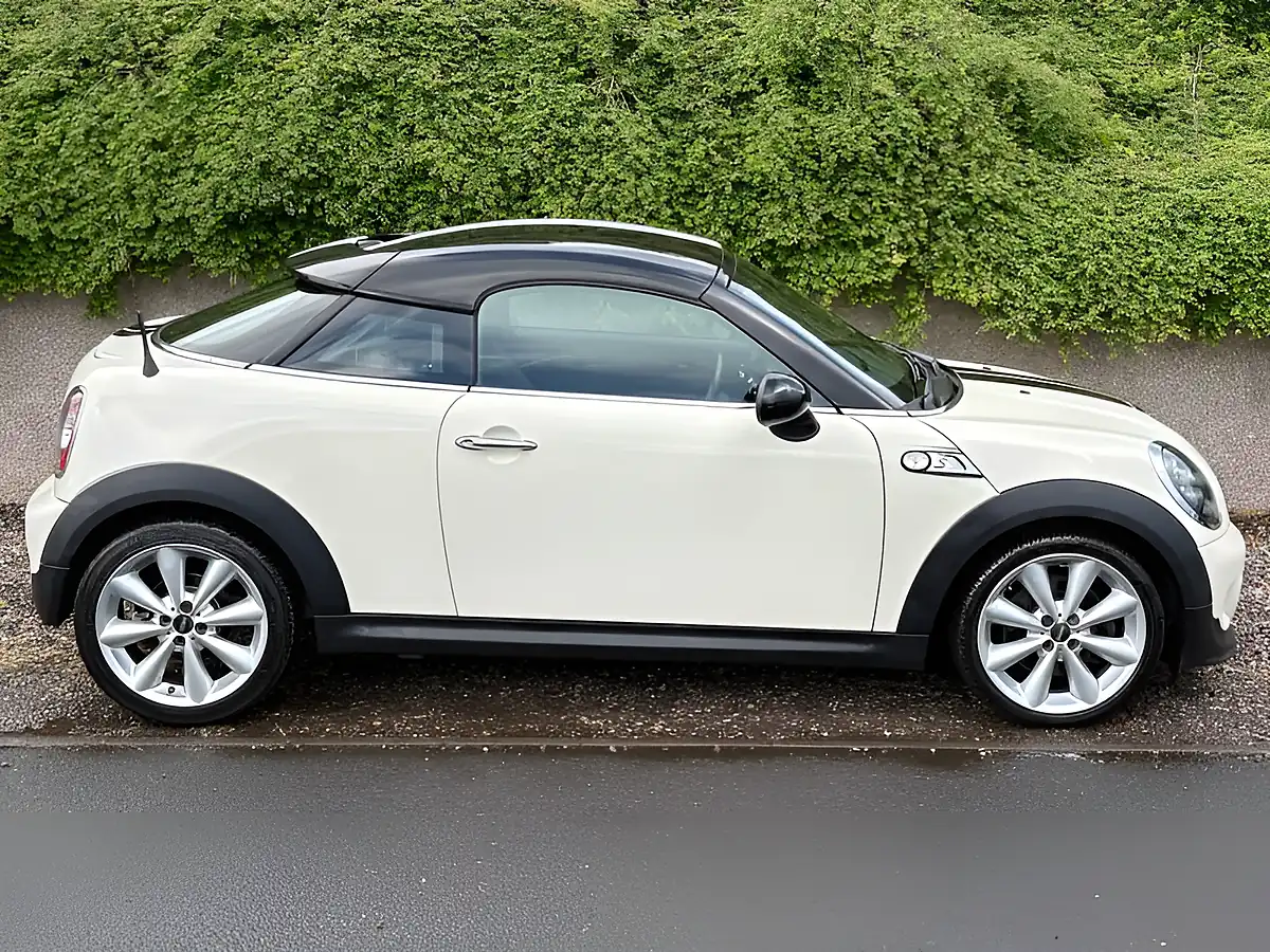 Used 2014 MINI Coupe Cooper S White - Interior and Exterior details 2