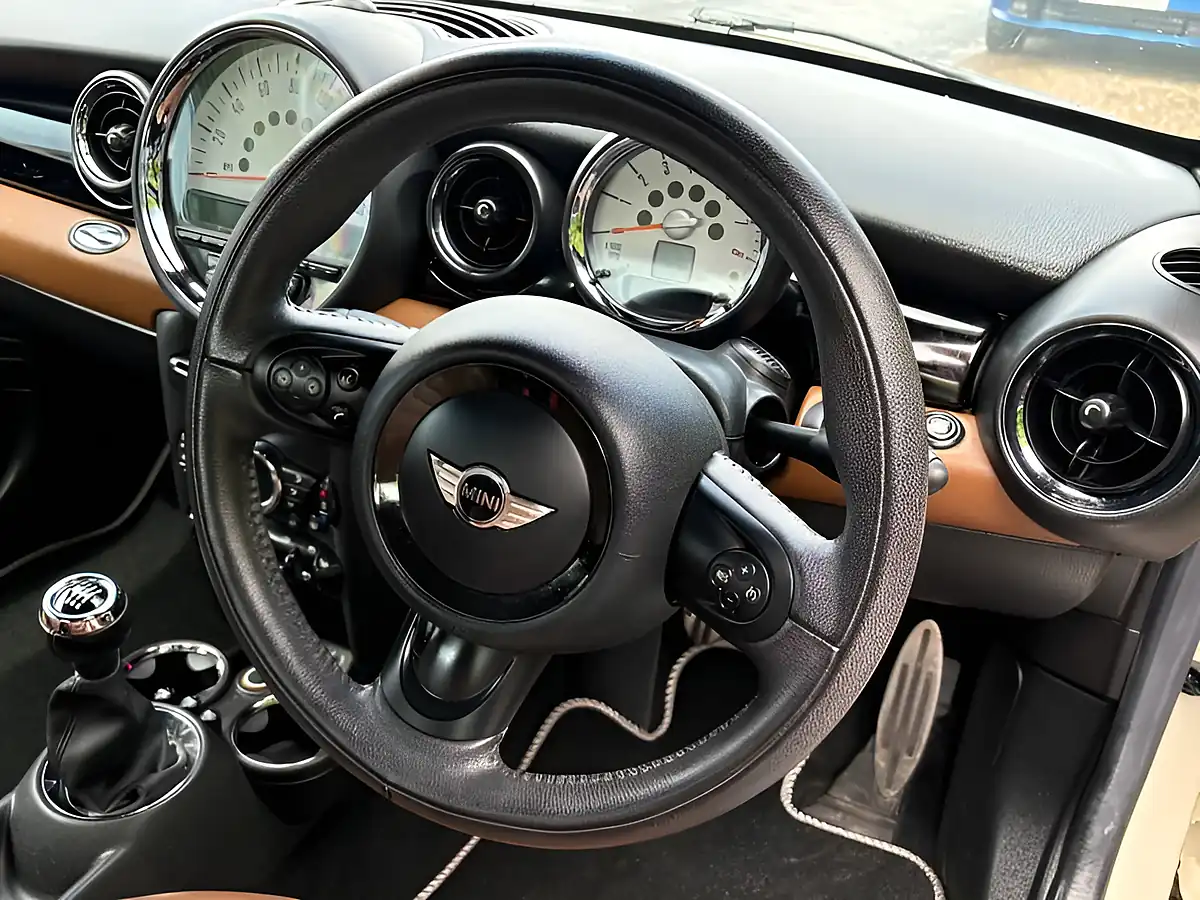 Used 2014 MINI Coupe Cooper S White - Interior and Exterior details 20