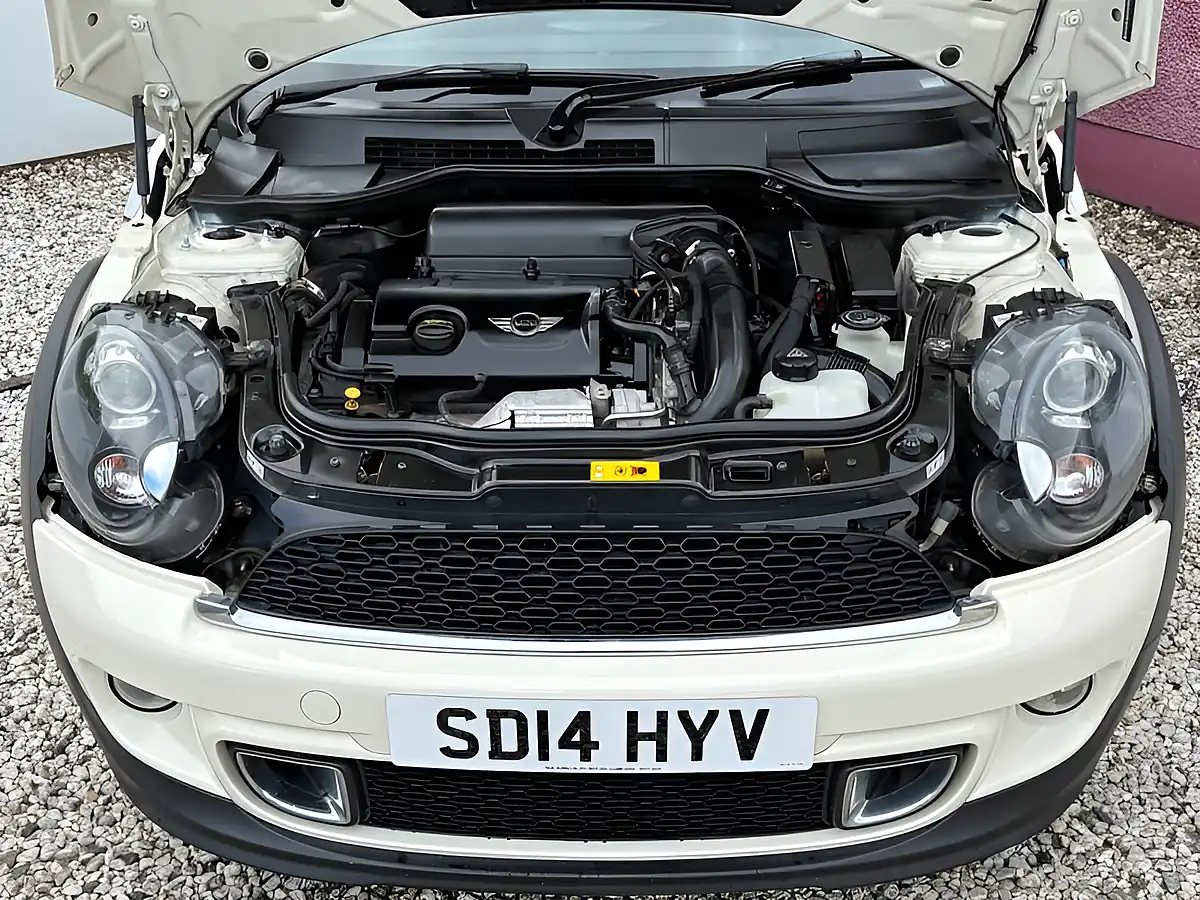Used 2014 MINI Coupe Cooper S White - Interior and Exterior details 9