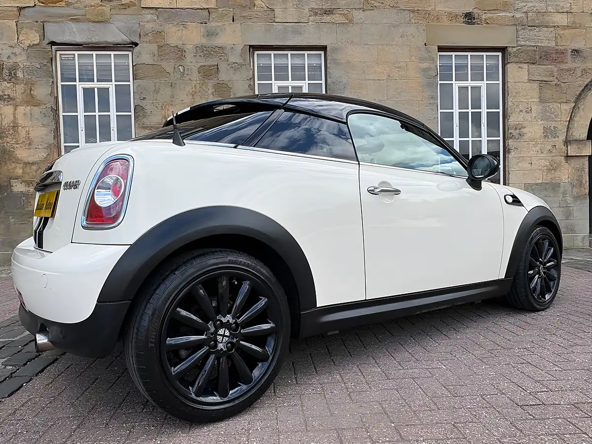 Used 2014 MINI Coupe Cooper White - Interior and Exterior details 19