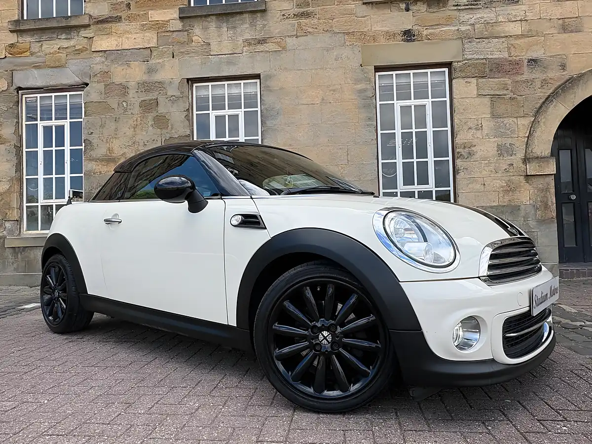 Used 2014 MINI Coupe Cooper White - Interior and Exterior details 4