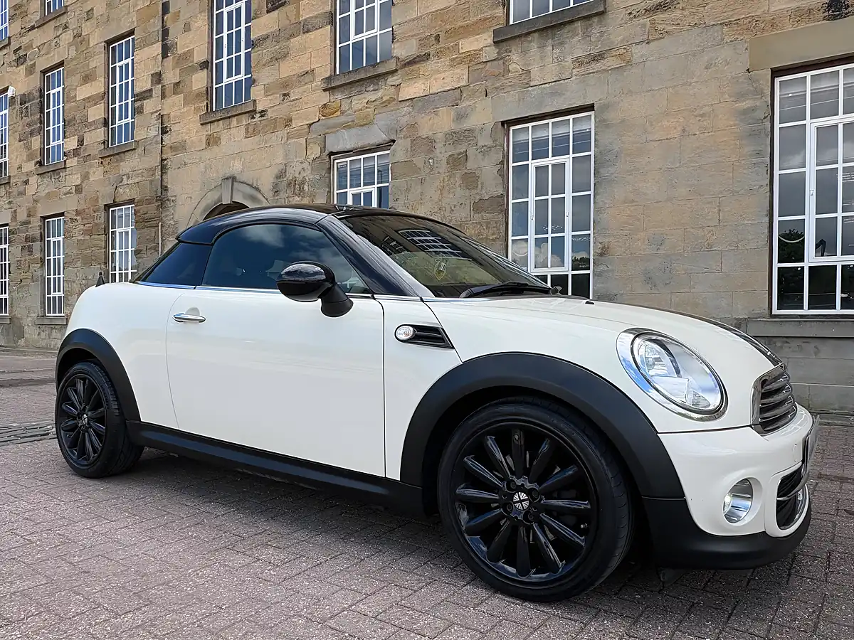 Used 2014 MINI Coupe Cooper White - Interior and Exterior details 6