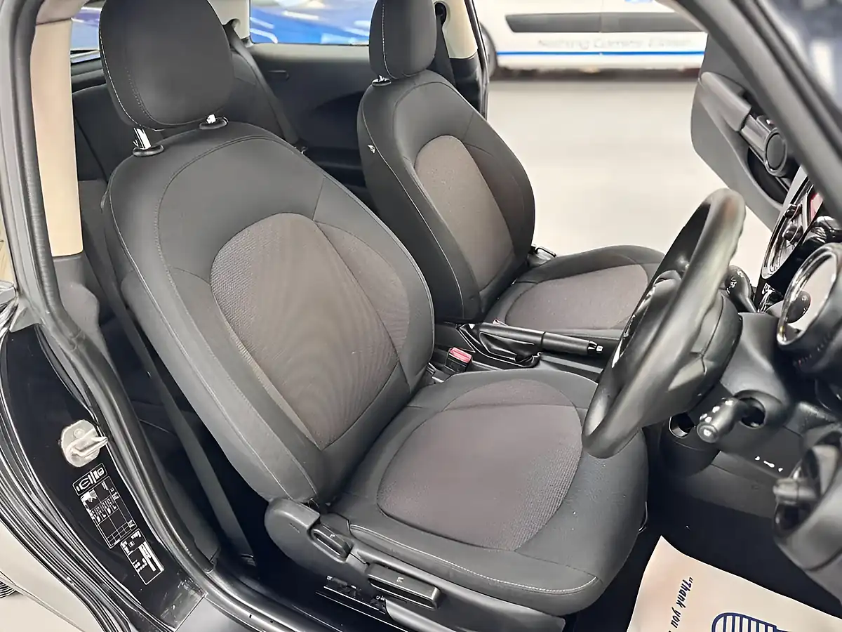 Used 2014 MINI Hatch Cooper Black - Interior and Exterior details 12