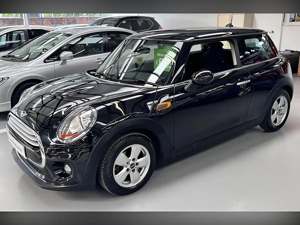 Used 2014 MINI Hatch Cooper Black - Interior and Exterior details 5