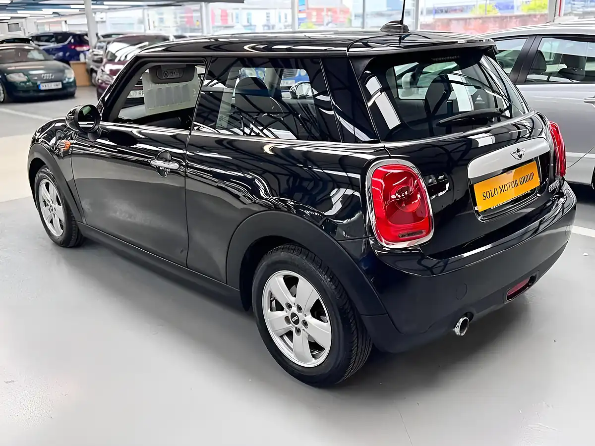 Used 2014 MINI Hatch Cooper Black - Interior and Exterior details 8