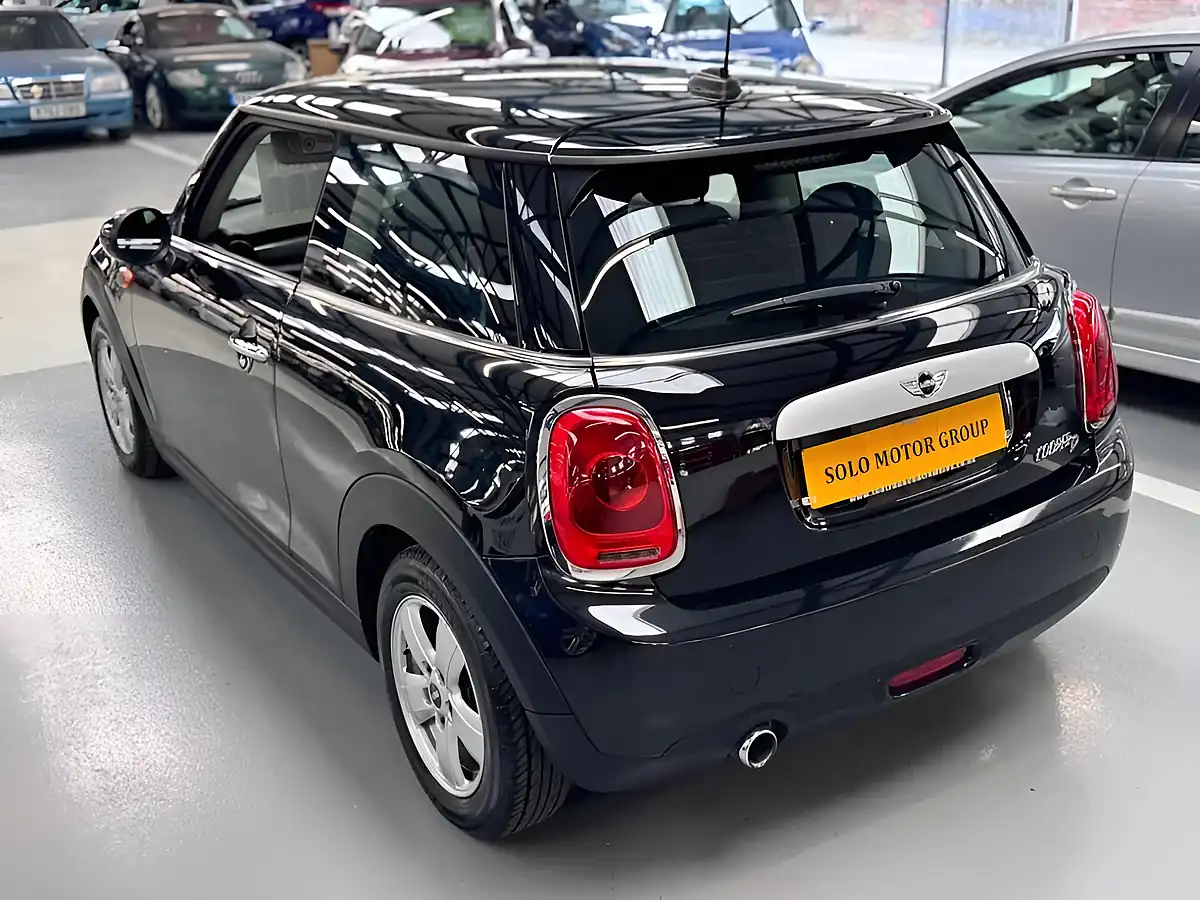 Used 2014 MINI Hatch Cooper Black - Interior and Exterior details 9