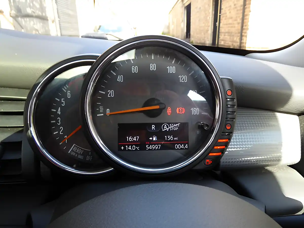 Used 2014 MINI Hatch Cooper Blue - Interior and Exterior details 18