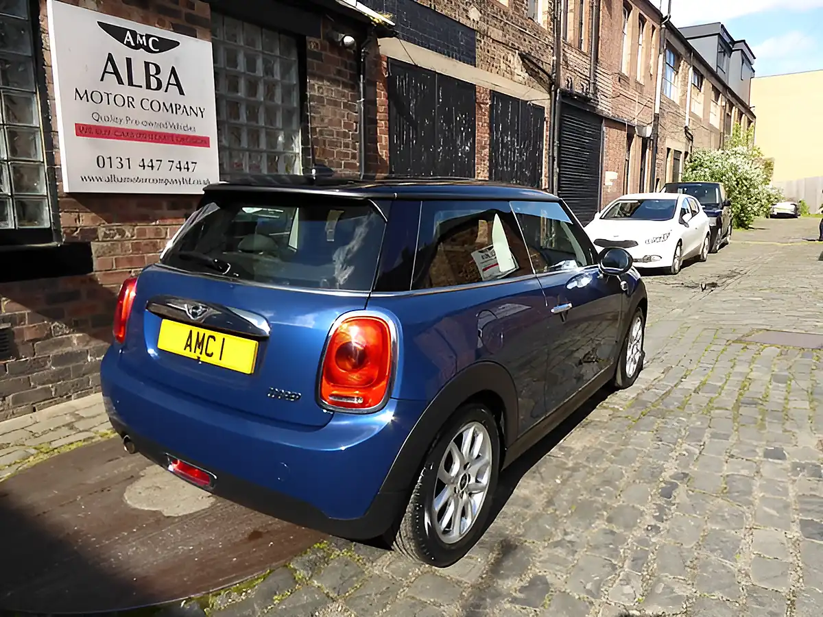 Used 2014 MINI Hatch Cooper Blue - Interior and Exterior details 6