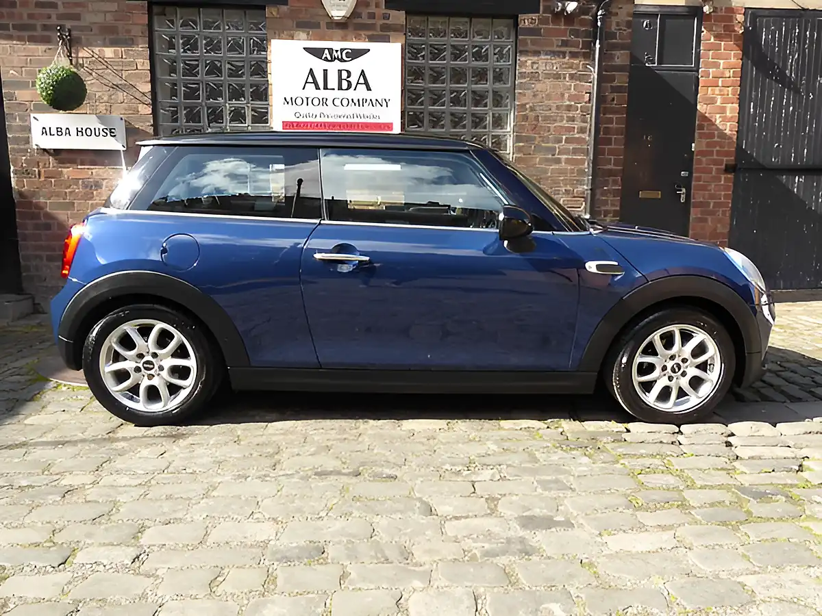 Used 2014 MINI Hatch Cooper Blue - Interior and Exterior details 8