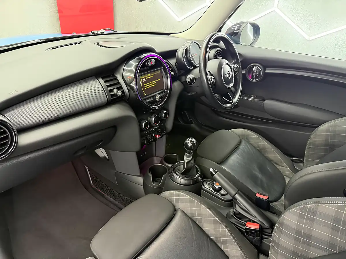 Used 2014 MINI Hatch Cooper Blue - Interior and Exterior details 15