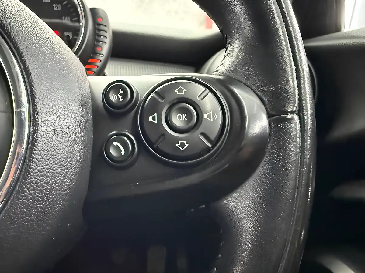 Used 2014 MINI Hatch Cooper Blue - Interior and Exterior details 19