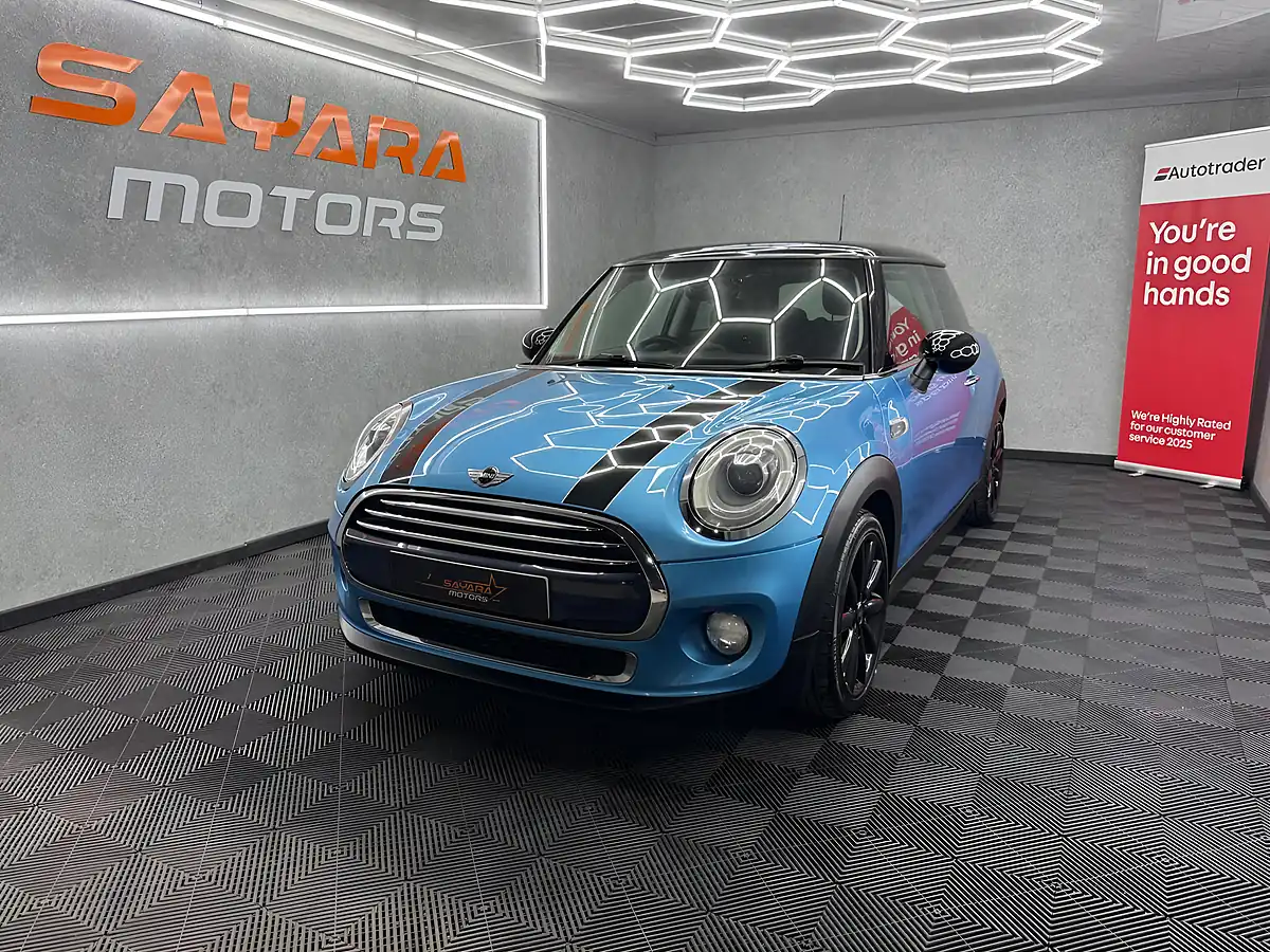 Used 2014 MINI Hatch Cooper Blue - Interior and Exterior details 4