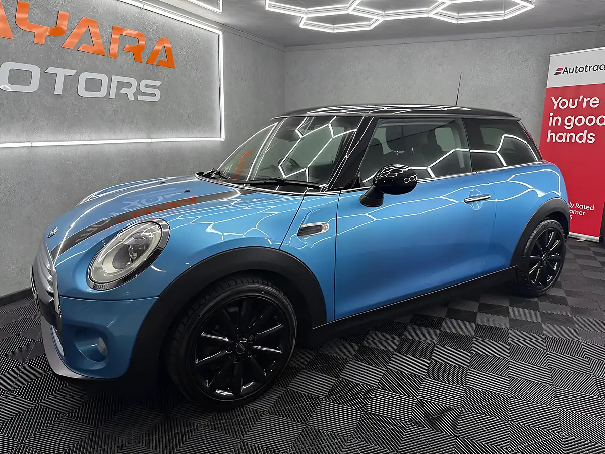 Used 2014 MINI Hatch Cooper Blue - Interior and Exterior details 9