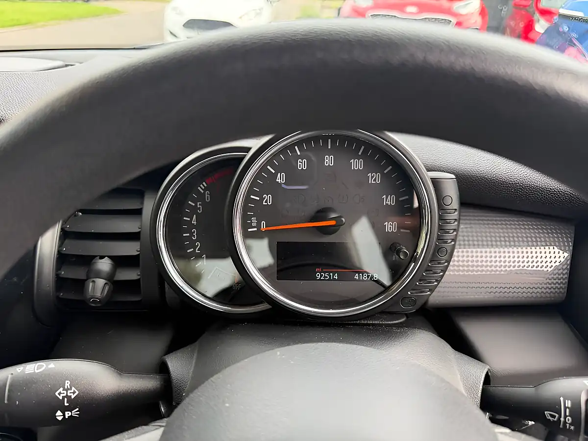 Used 2014 MINI Hatch Cooper Blue - Interior and Exterior details 10