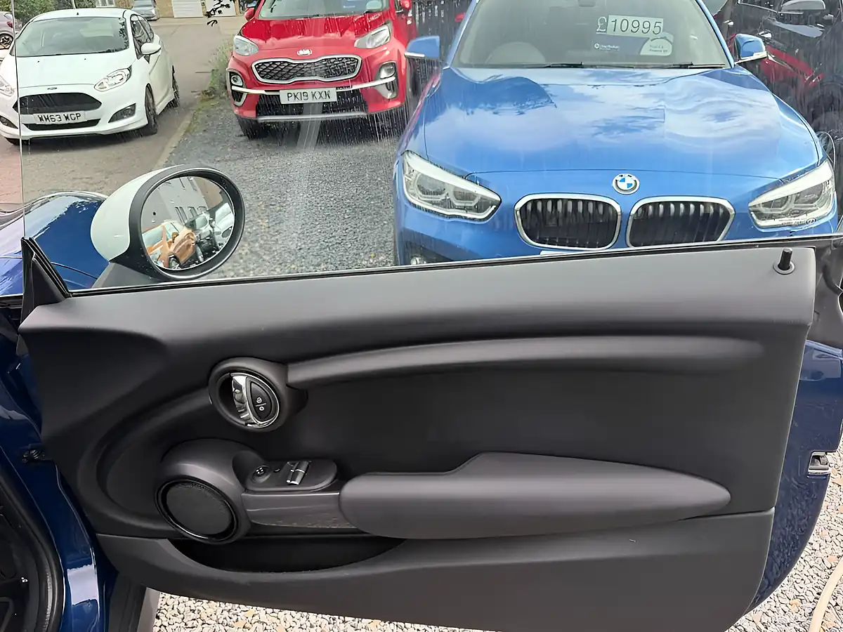 Used 2014 MINI Hatch Cooper Blue - Interior and Exterior details 11
