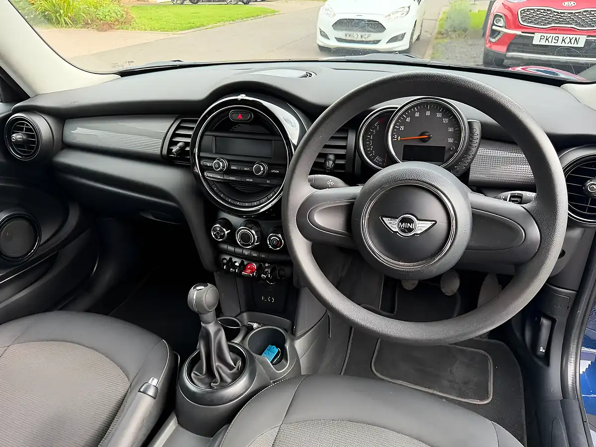 Used 2014 MINI Hatch Cooper Blue - Interior and Exterior details 9