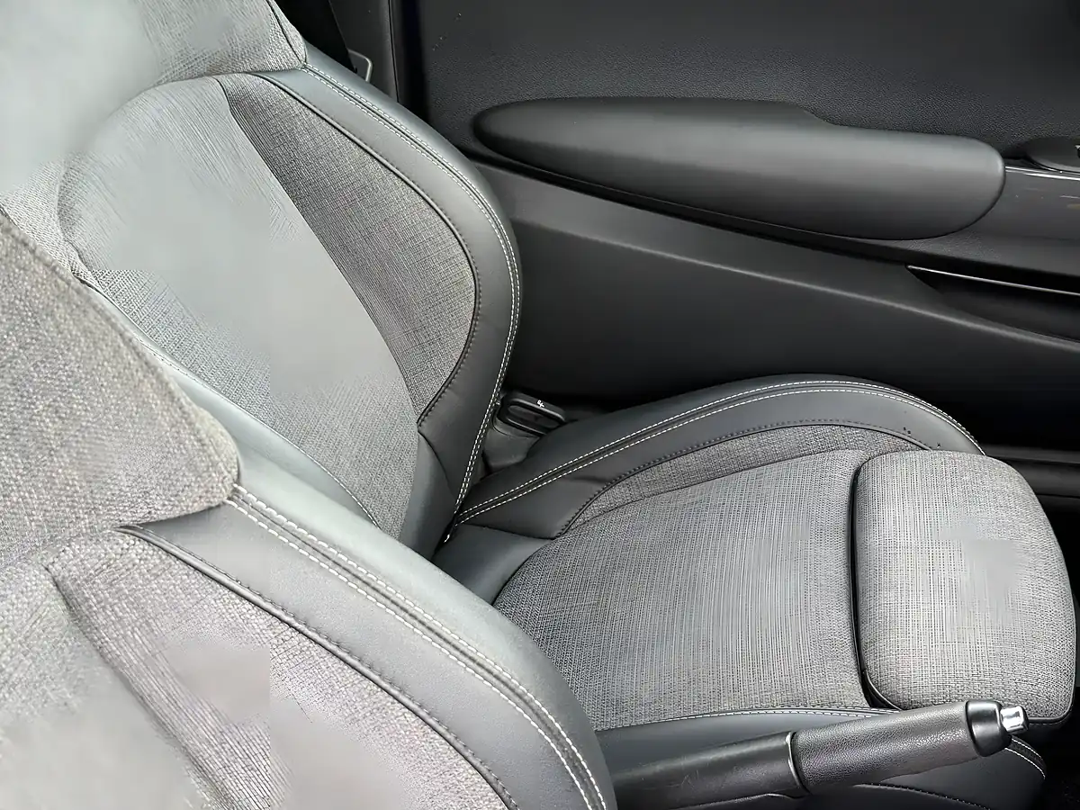 Used 2014 MINI Hatch Cooper Blue - Interior and Exterior details 13